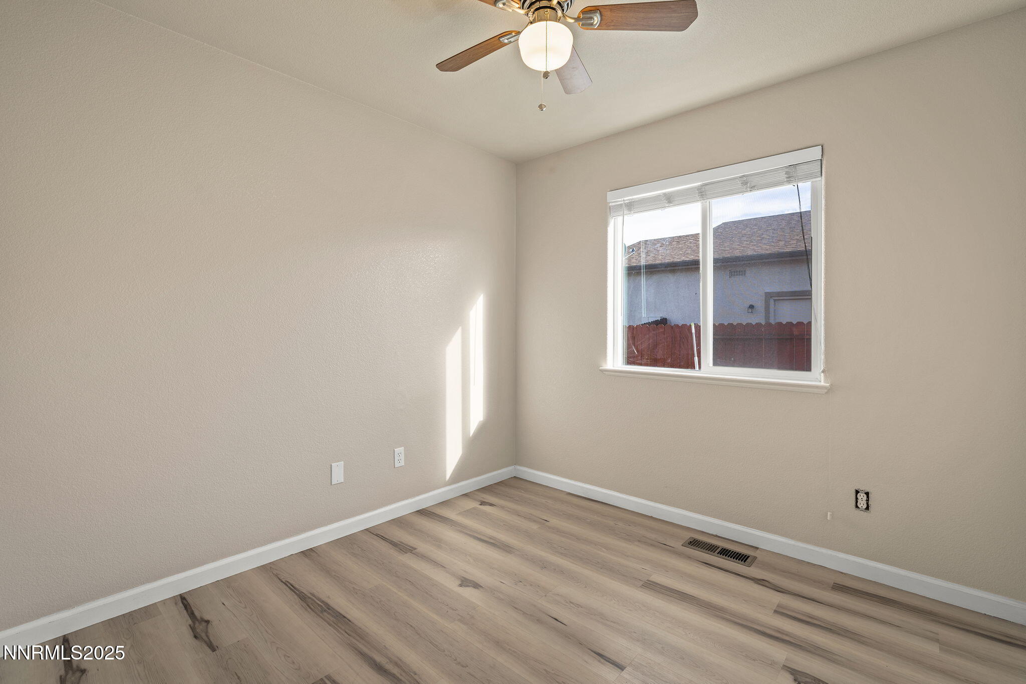 18261 Grizzly Bear Court Reno, NV 89508 - Photo 13 of 22 13-web-or-mls-_DSC0726