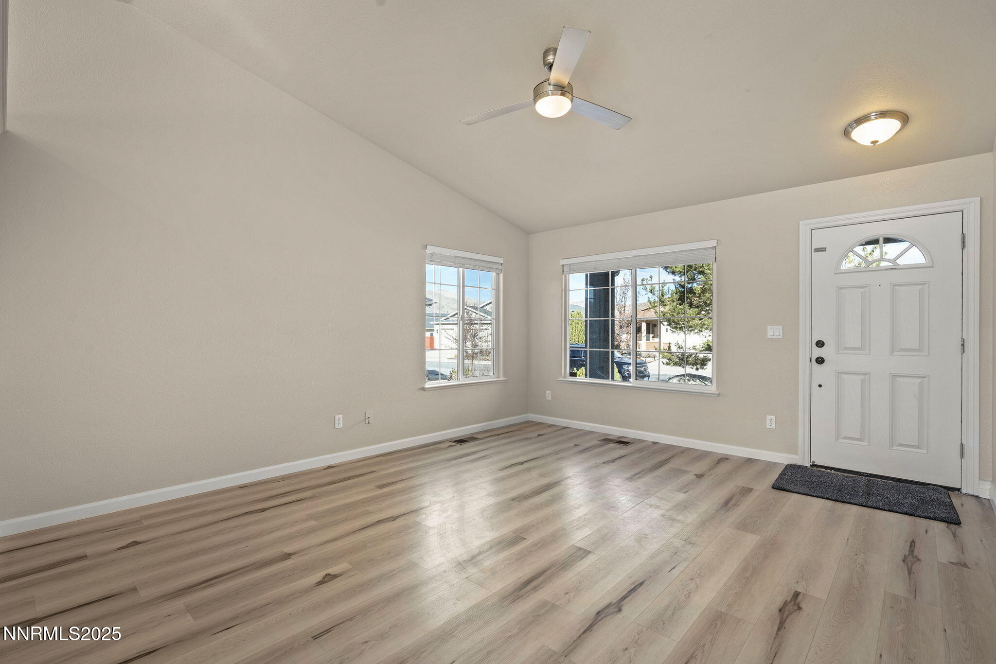 18261 Grizzly Bear Court Reno, NV 89508 - Photo 5 of 22 5-web-or-mls-_DSC0686