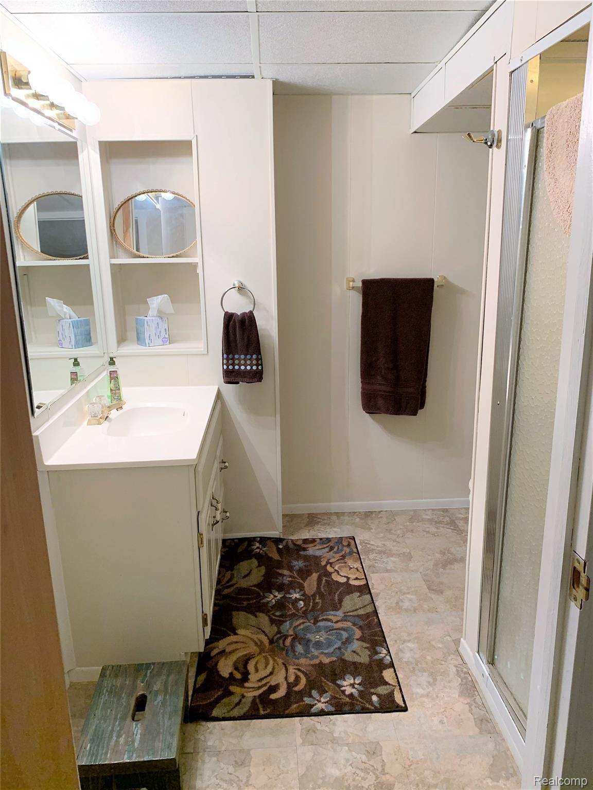 32315 Craftsbury Road Farmington, MI 48334 - Photo 24 of 34 basement full bath