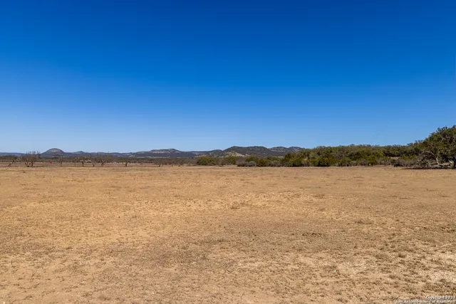 $279,000 | 434 River Road, Utopia, TX 78884