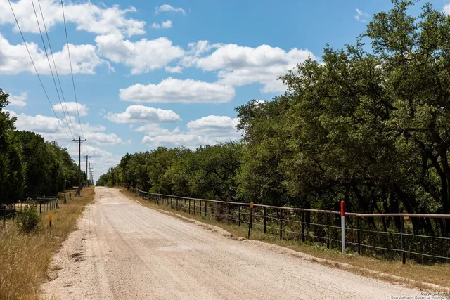 $279,000 | 434 River Road, Utopia, TX 78884