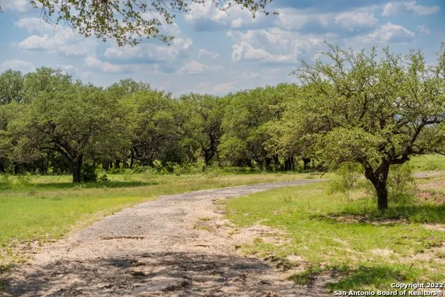 $279,000 | 434 River Road, Utopia, TX 78884