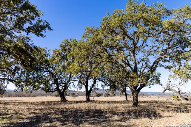 $279,000 | 434 River Road, Utopia, TX 78884