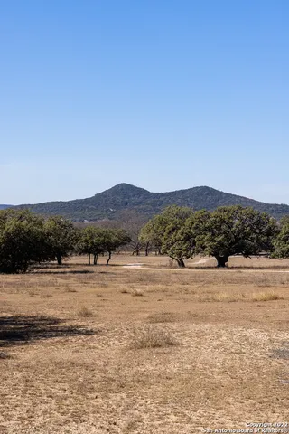 $279,000 | 434 River Road, Utopia, TX 78884