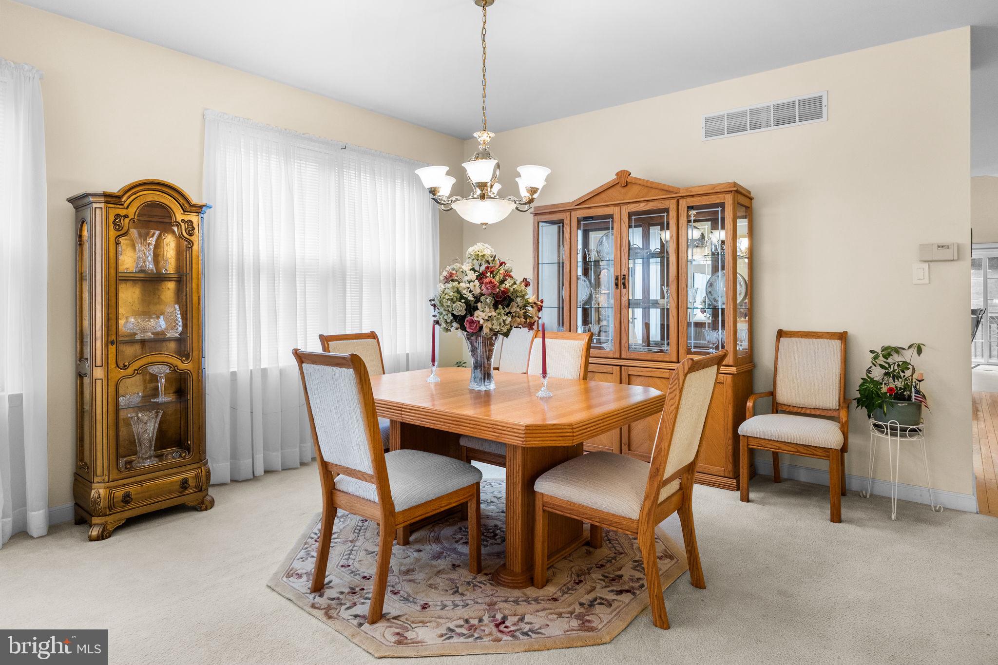 18 Bluebonnet Road Langhorne, PA 19047 - Photo 9 of 32 Dining Room