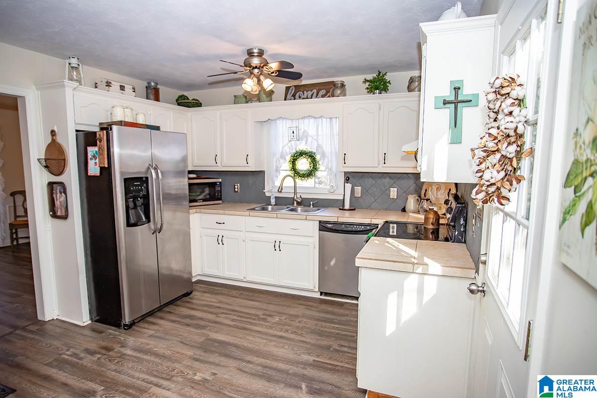 1040 Independence Court Alabaster, AL 35007 - Photo 6 of 39