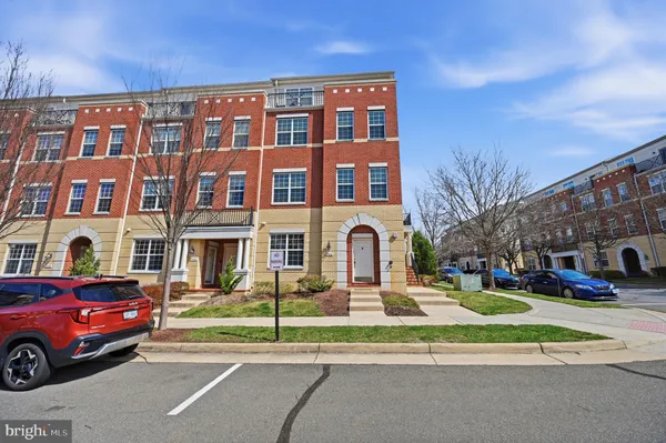 $500,000 | 19416 Coppermine Square, Leesburg, VA 20176