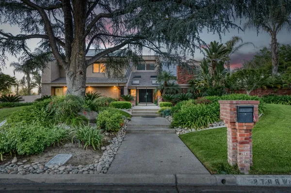$1,795,000 | 2788 West Bluff Avenue, Fresno, CA 93711