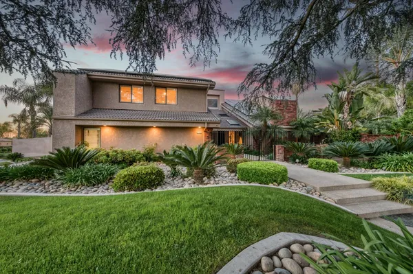 $1,795,000 | 2788 West Bluff Avenue, Fresno, CA 93711