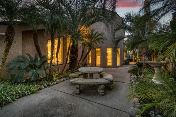 $1,795,000 | 2788 West Bluff Avenue, Fresno, CA 93711