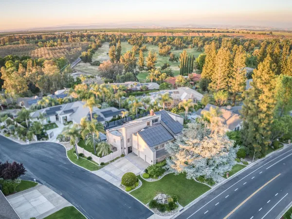 $1,795,000 | 2788 West Bluff Avenue, Fresno, CA 93711