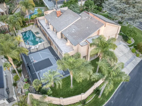 $1,795,000 | 2788 West Bluff Avenue, Fresno, CA 93711