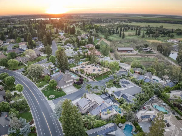 $1,795,000 | 2788 West Bluff Avenue, Fresno, CA 93711