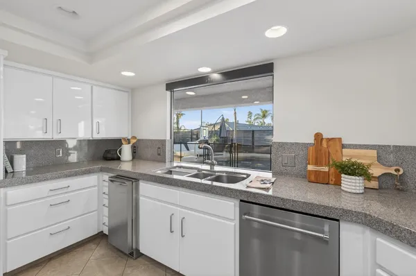 $1,795,000 | 2788 West Bluff Avenue, Fresno, CA 93711