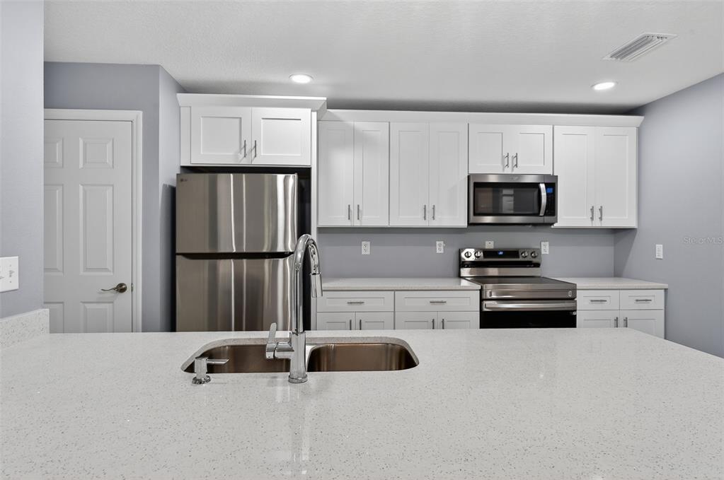 12909 Star Country Lane, Unit B Dover, FL 33527 - Photo 6 of 20