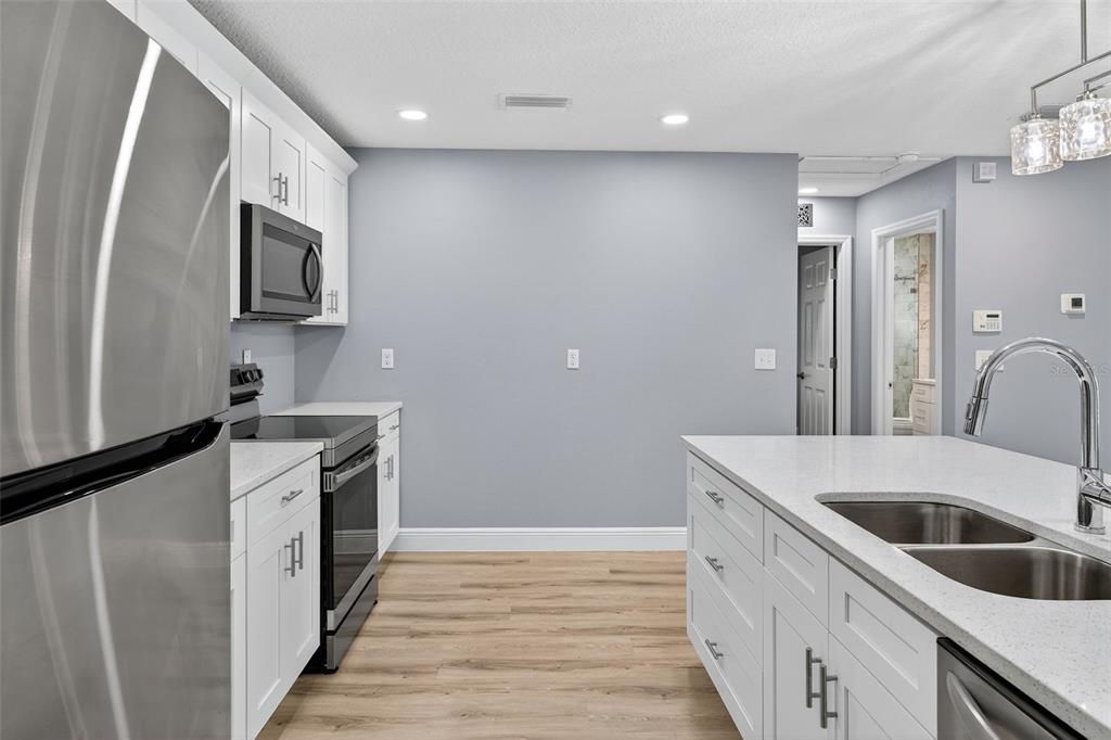 12909 Star Country Lane, Unit B Dover, FL 33527 - Photo 7 of 20