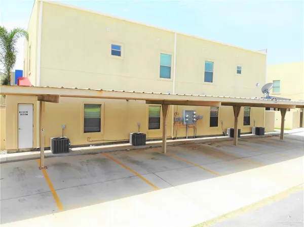 $1,050 | 1205 East Daffodil Avenue, Unit B, McAllen, TX 78501