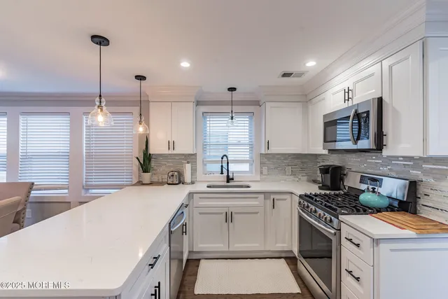 $4,500 | 605 Monmouth Avenue, Unit FRONT HOUSE, Bradley Beach, NJ 07720