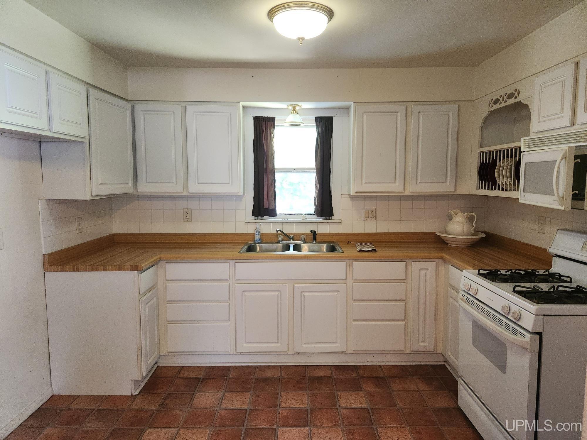 132 Section 22 Road Iron River, MI 49935 - Photo 6 of 64