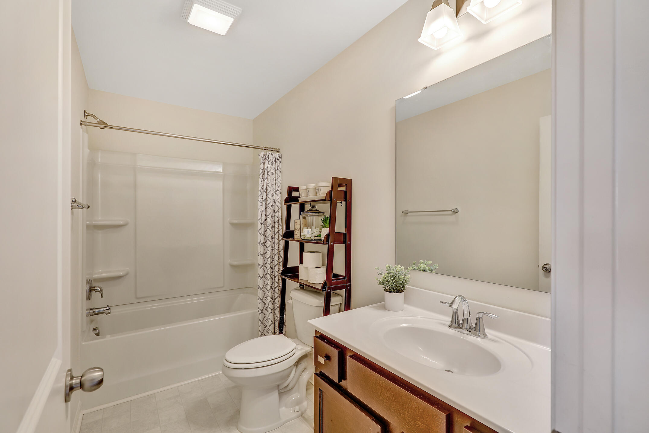 124 Rockingham Way Moncks Corner, SC 29461 - Photo 22 of 29 Guest Bath