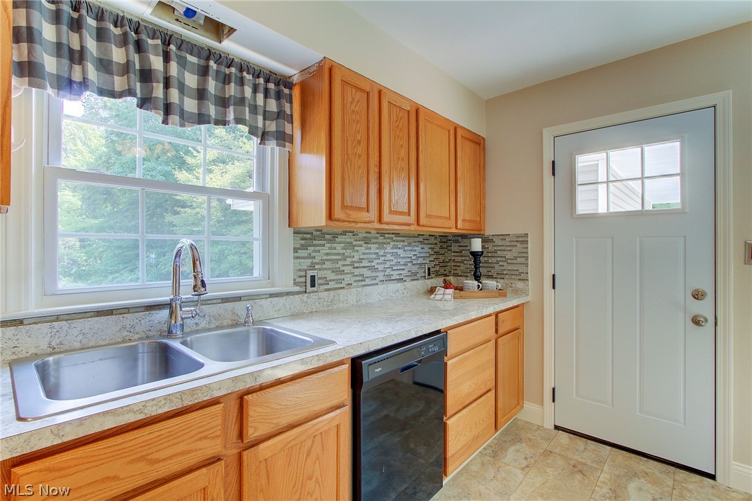 3605 Easton Road Norton, OH 44203 - Photo 9 of 26