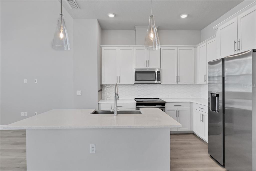 2340 Lindstrom Street Sarasota, FL 34237 - Photo 11 of 59