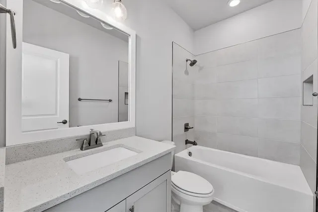 $749,000 | 2340 Lindstrom Street, Sarasota, FL 34237