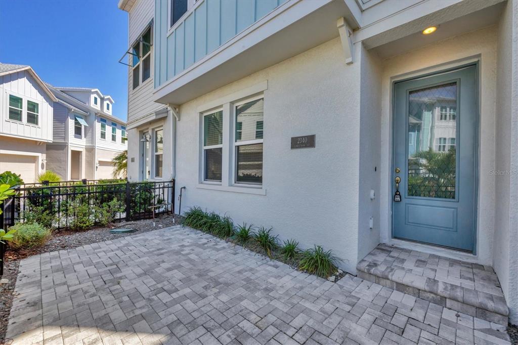 2340 Lindstrom Street Sarasota, FL 34237 - Photo 3 of 59