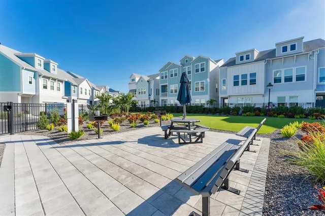 $749,000 | 2340 Lindstrom Street, Sarasota, FL 34237