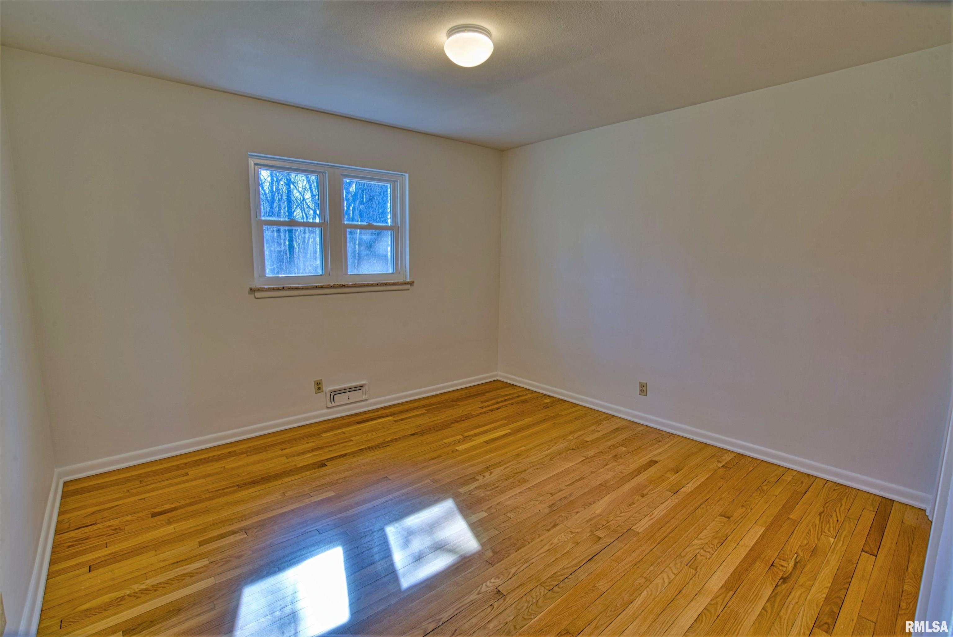 8830 North Picture Ridge Road Peoria, IL 61615 - Photo 14 of 36 Gallery Image 14