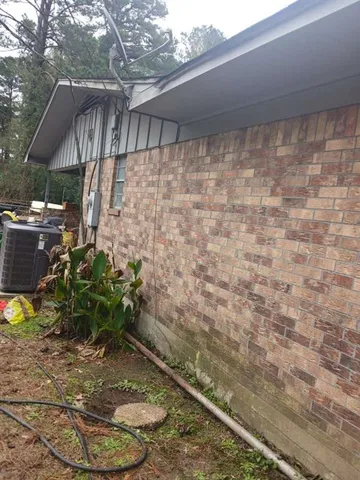 $159,900 | 423 11th Street Northeast, Springhill, LA 71075