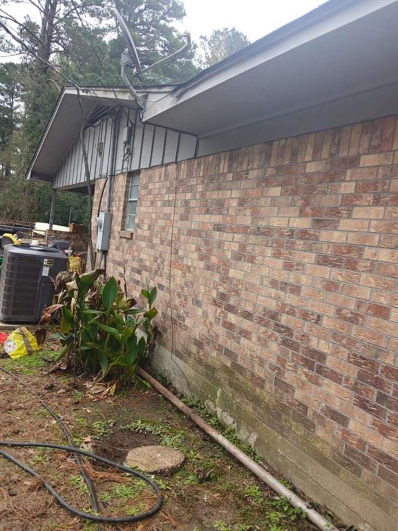 423 11th Street Northeast Springhill, LA 71075 - Photo 3 of 11