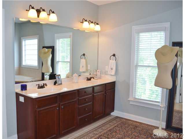5214 Beacon Court Fort Mill, SC 29708 - Photo 9 of 16 Gallery Image 9