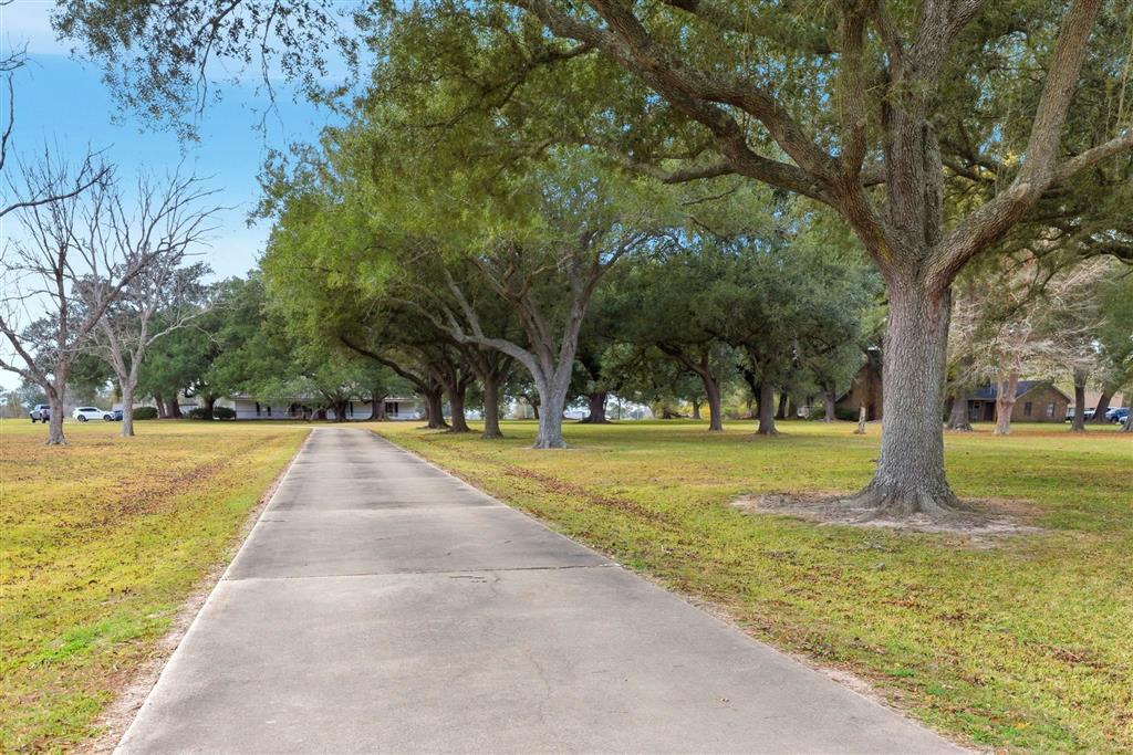 5898 Thompson Road Sulphur, LA 70665 - Photo 7 of 33