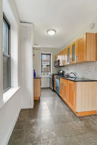 $2,250 | 277 Harrison Avenue, Unit E7, Jersey City, NJ 07304