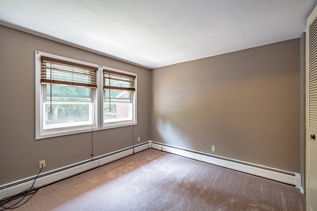 147 Manor Court, Unit 147 Springfield, MA 01118 - Photo 12 of 17 Gallery Image 12