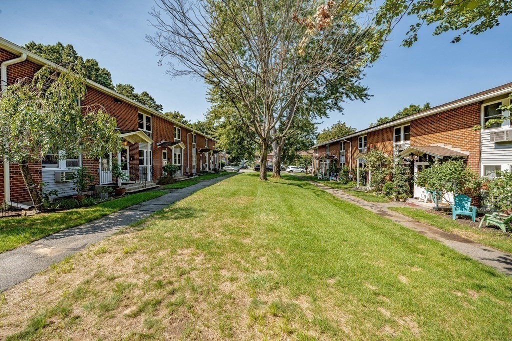 147 Manor Court, Unit 147 Springfield, MA 01118 - Photo 17 of 17 Gallery Image 17