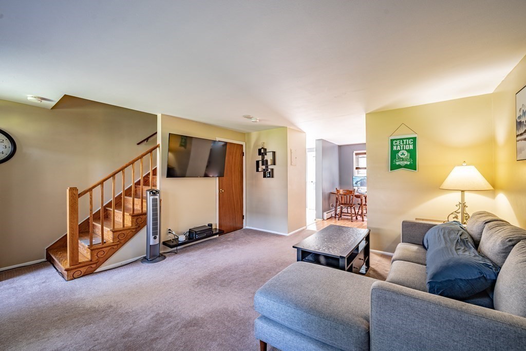 147 Manor Court, Unit 147 Springfield, MA 01118 - Photo 4 of 17 Gallery Image 4