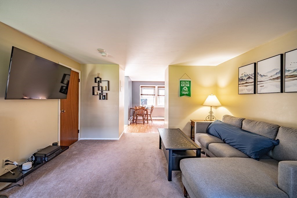 147 Manor Court, Unit 147 Springfield, MA 01118 - Photo 5 of 17 Gallery Image 5