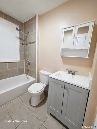 $1,600 | 124 Southview Street, Unit 1, Waterbury, CT 06706