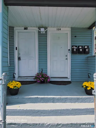$1,600 | 124 Southview Street, Unit 1, Waterbury, CT 06706