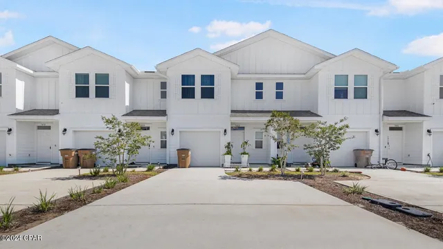 $2,400 | 7482 Shadow Lake Drive, Panama City Beach, FL 32407