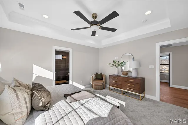 $899,900 | 810 Nirk Avenue, St. Louis, MO 63122