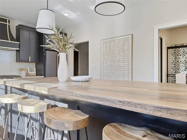 $899,900 | 810 Nirk Avenue, St. Louis, MO 63122