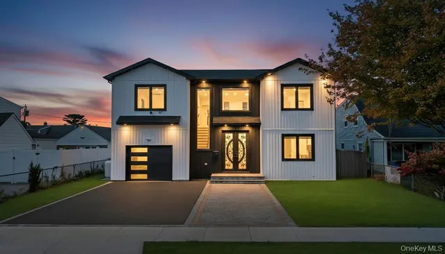 $1,429,888 | 14 Bark Lane, Levittown, NY 11756