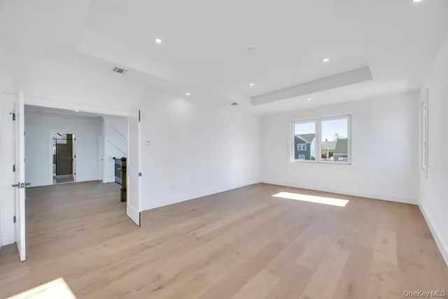 $1,429,888 | 14 Bark Lane, Levittown, NY 11756