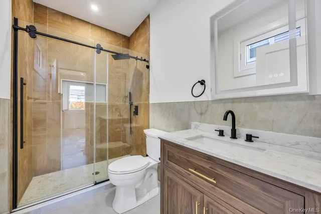 $1,429,888 | 14 Bark Lane, Levittown, NY 11756