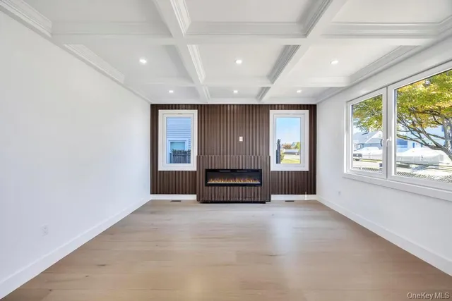 $1,429,888 | 14 Bark Lane, Levittown, NY 11756