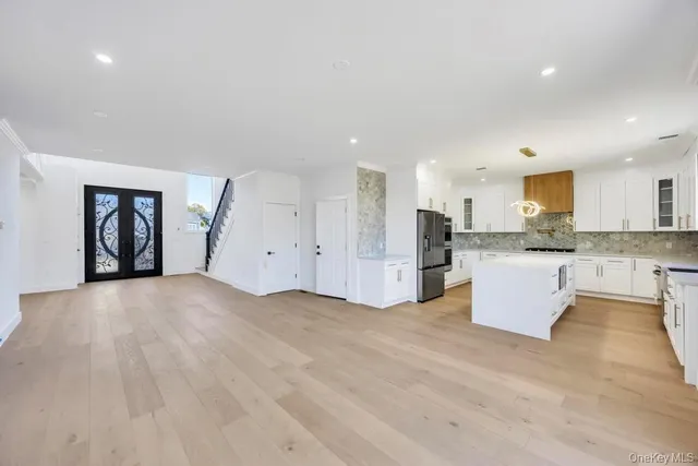 $1,429,888 | 14 Bark Lane, Levittown, NY 11756