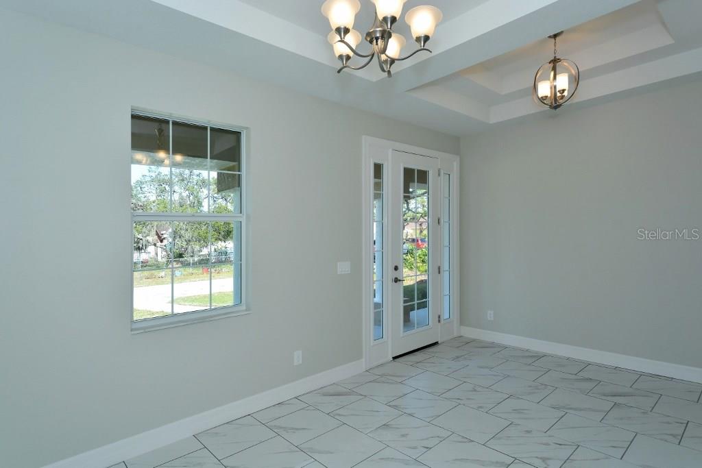 1033 Horizon Road Venice, FL 34293 - Photo 3 of 25 Entry